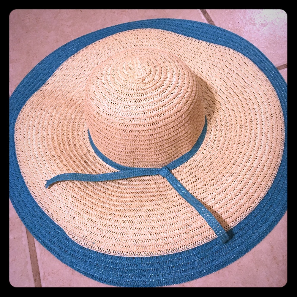 Floppy hat